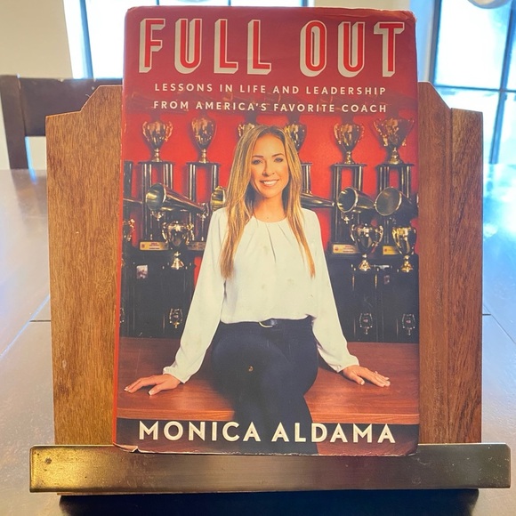 Full Out: Lessons in Leadership by Monica Aldama - EUC📖 - Picture 2 of 10
